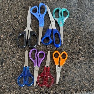 4 Full-size and 4 children’s scissors